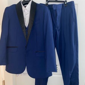 Boys 4 pieces tuxedo
